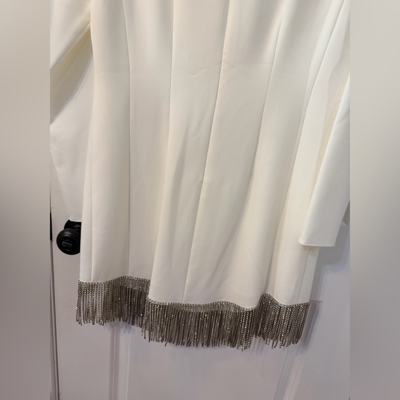 Gianni Bini Cream Dress with Black Accent - Picture 7 of 7